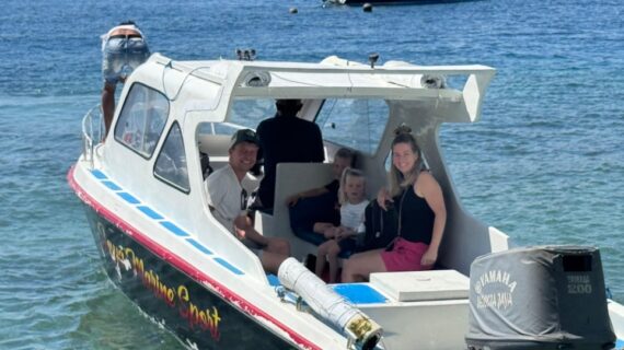 Family Adventure from Tetebatu to Gili Trawangan: Dutch Travelers Enjoy a Smooth Private Speedboat Ride with Luggage in Tow