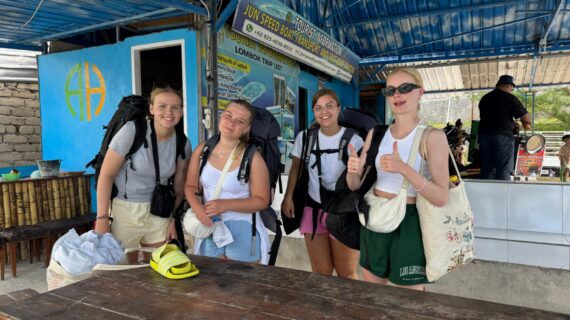 Dutch Friends’ Afternoon Escape: Private Speedboat from Teluk Nare to Gili Trawangan with Luggage in Tow