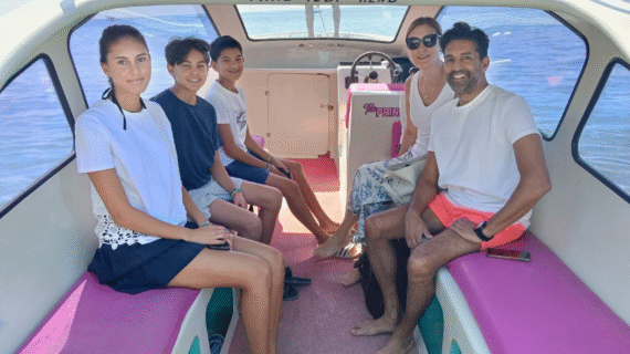 Swedish Family Adventure: Smooth Private Speedboat Ride from Turtle Beach, Gili Air to Mahamaya Gili Meno with Luggage in Tow