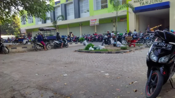 Tanjung Traditional Market