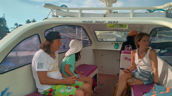 Romanian Family’s Sunset Ride: Private Speedboat Adventure from Gili Air to Teluk Nare with Luggage in Tow