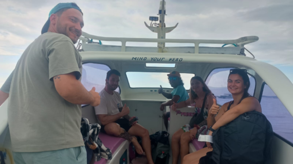Sunset Escape: French Friends’ Private Speedboat Adventure from Teluk Nare to Gili Air with Bags in Tow