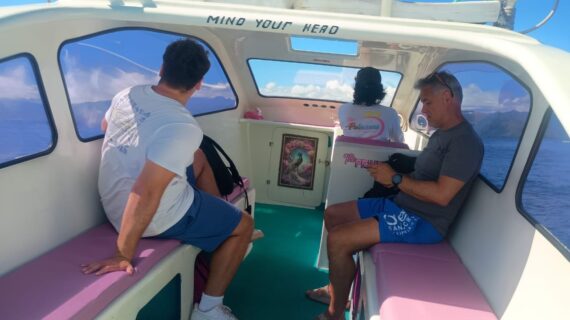 Morning Island Hopping: Fabio’s Smooth Private Speedboat Ride from Gili Trawangan to Teluk Nare with Luggage in Tow