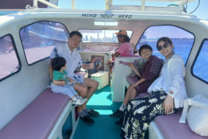 Family Adventure: Relaxing Late-Morning Private Speedboat Ride from Gili Trawangan to Teluk Nare with the Obayashis